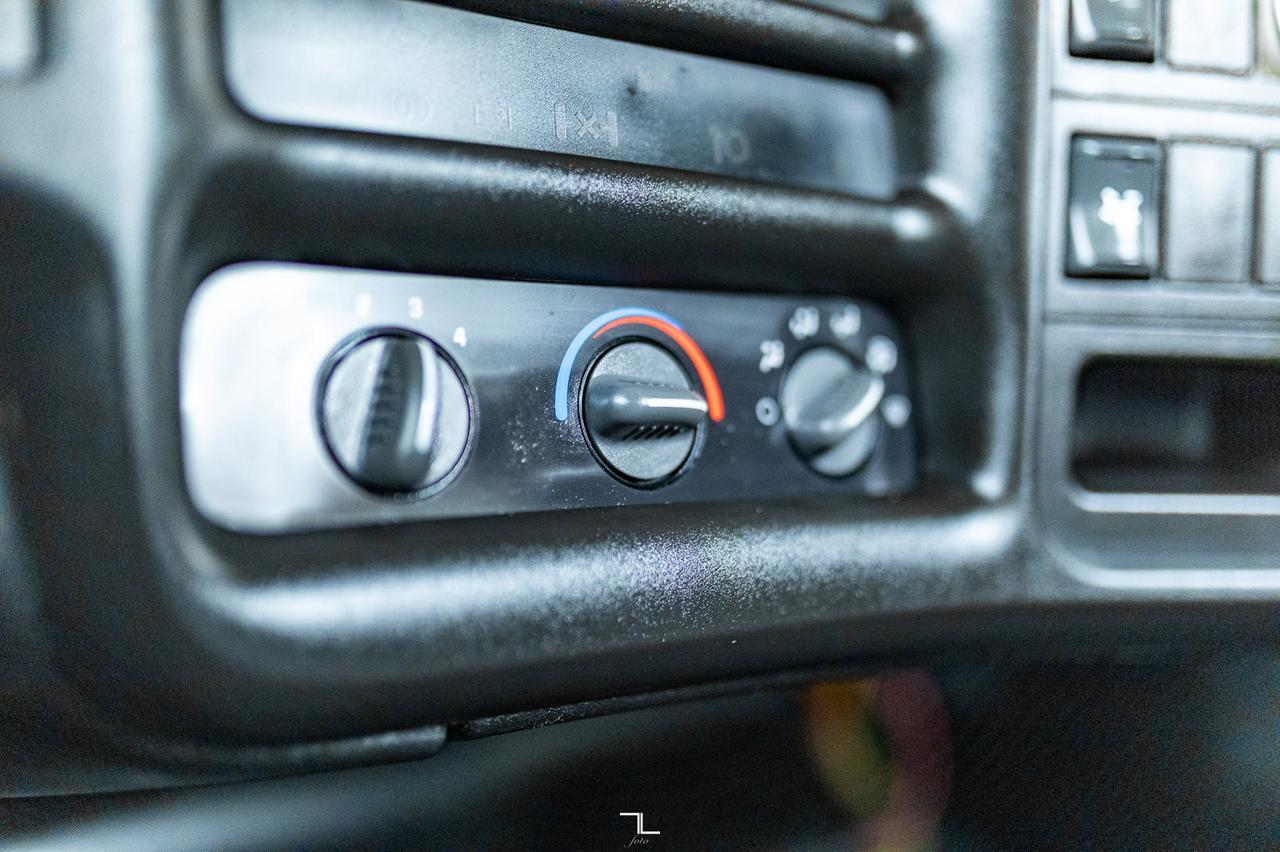 2004 GMC C7500 Topkick Reg Cab 12 Ft Dump Box Red Deer AB