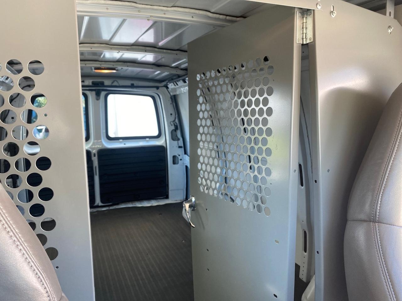 2004 GMC Savana Cargo Van 1 OWNER FL Pompano Beach FL