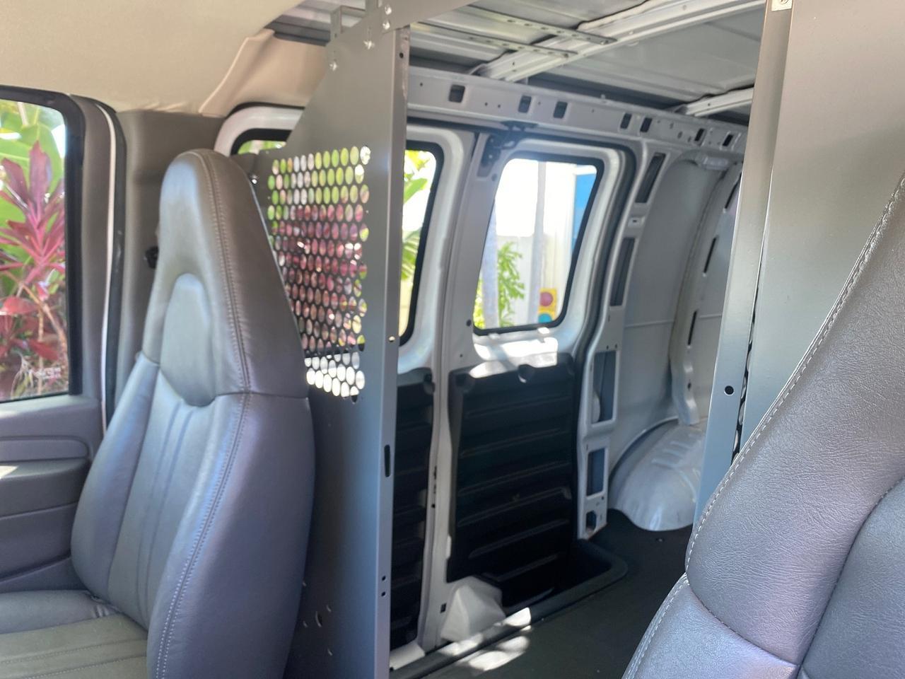 2004 GMC Savana Cargo Van 1 OWNER FL Pompano Beach FL