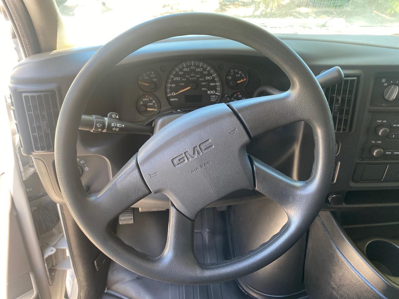 2004 GMC Savana Cargo Van 1 OWNER FL Pompano Beach FL