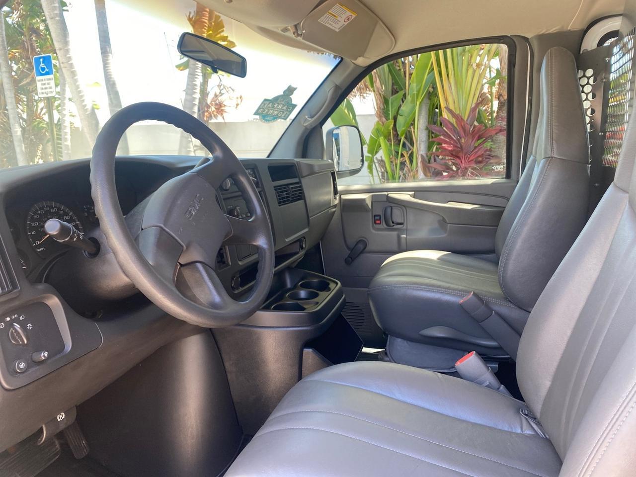 2004 GMC Savana Cargo Van 1 OWNER FL Pompano Beach FL