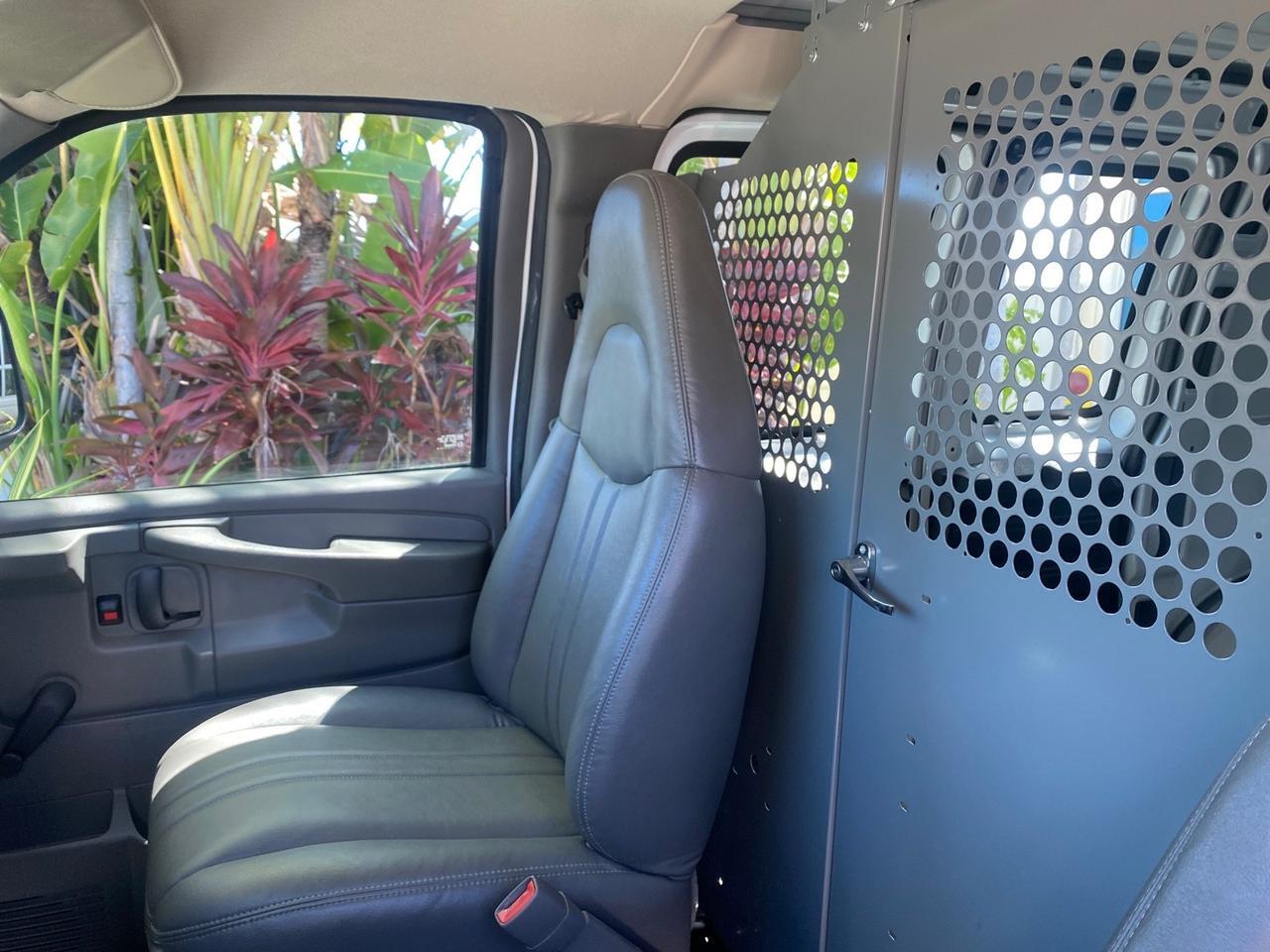 2004 GMC Savana Cargo Van 1 OWNER FL Pompano Beach FL
