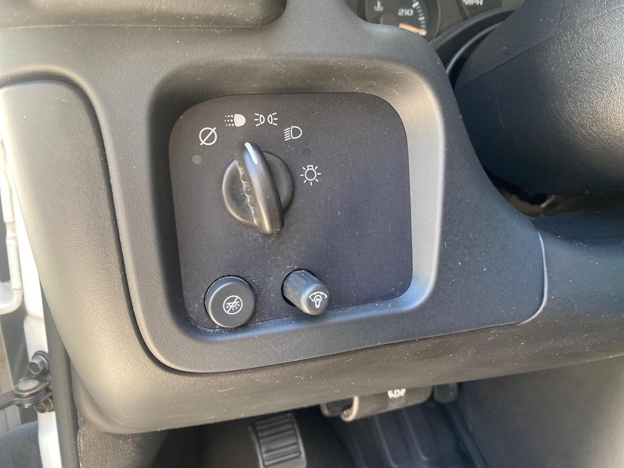 2004 GMC Savana Cargo Van 1 OWNER FL Pompano Beach FL