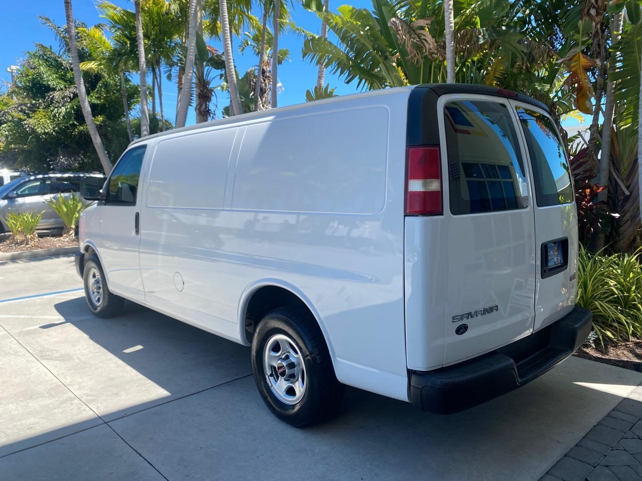 2004 GMC Savana Cargo Van 1 OWNER FL Pompano Beach FL
