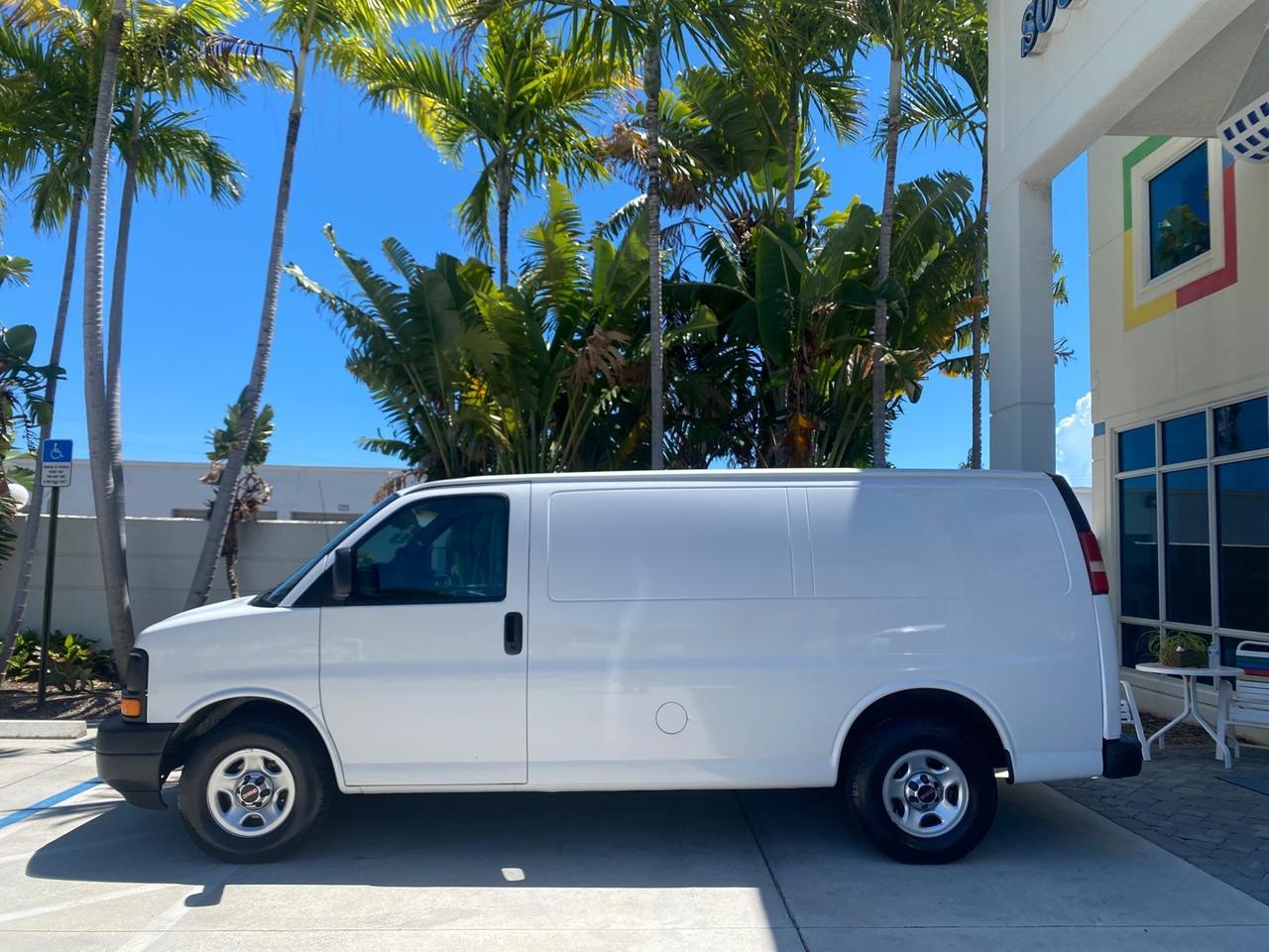 2004 GMC Savana Cargo Van 1 OWNER FL Pompano Beach FL