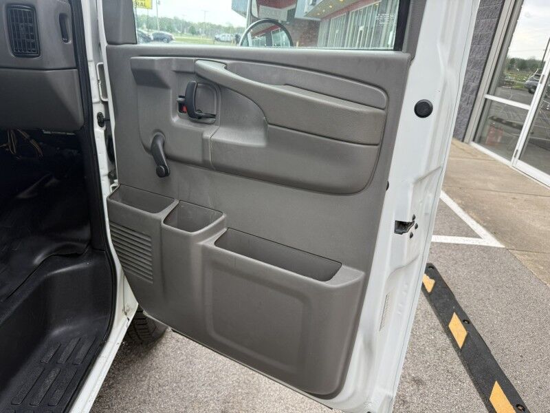 2004 GMC Savana G3500 Utility Bed C7L Collinsville OK