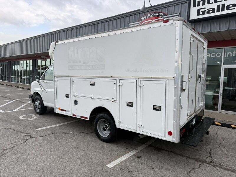 2004 GMC Savana G3500 Utility Bed C7L Collinsville OK