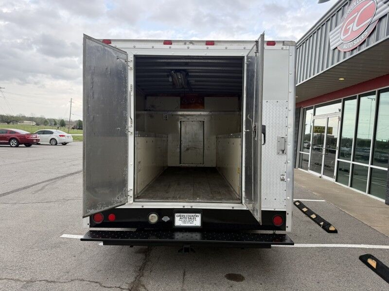 2004 GMC Savana G3500 Utility Bed C7L Collinsville OK