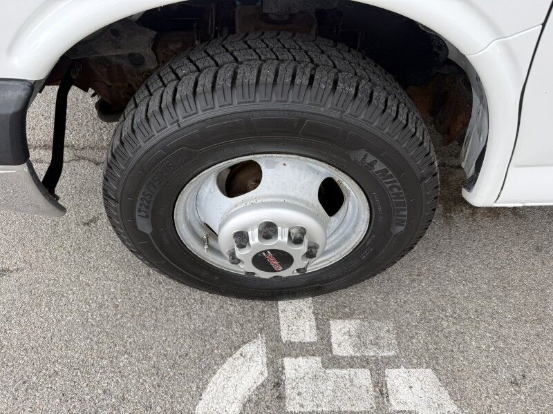 2004 GMC Savana G3500 Utility Bed C7L Collinsville OK