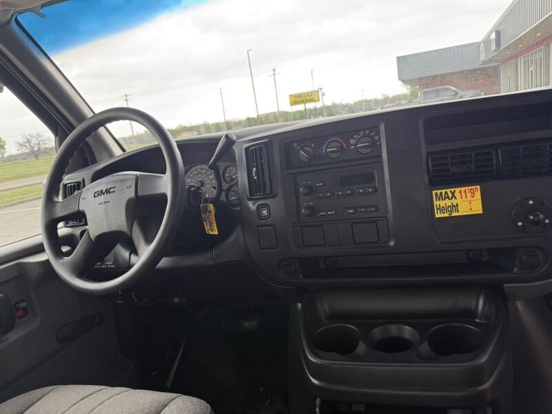 2004 GMC Savana G3500 Utility Bed C7L Collinsville OK