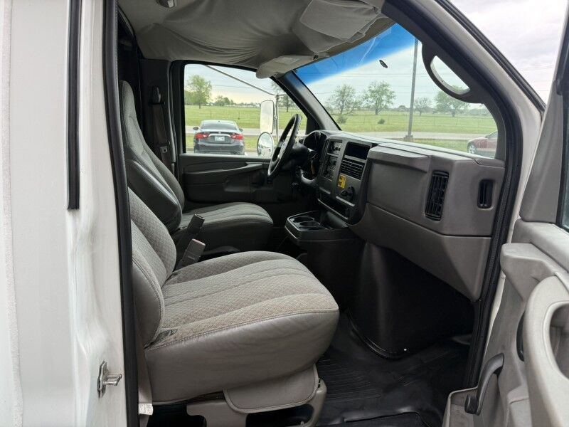 2004 GMC Savana G3500 Utility Bed C7L Collinsville OK