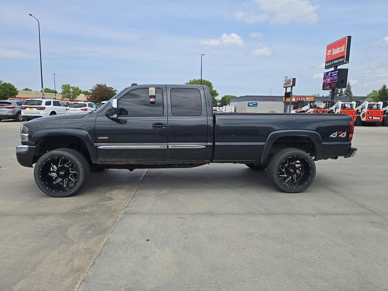 2004 GMC Sierra 2500HD SLE Watertown SD