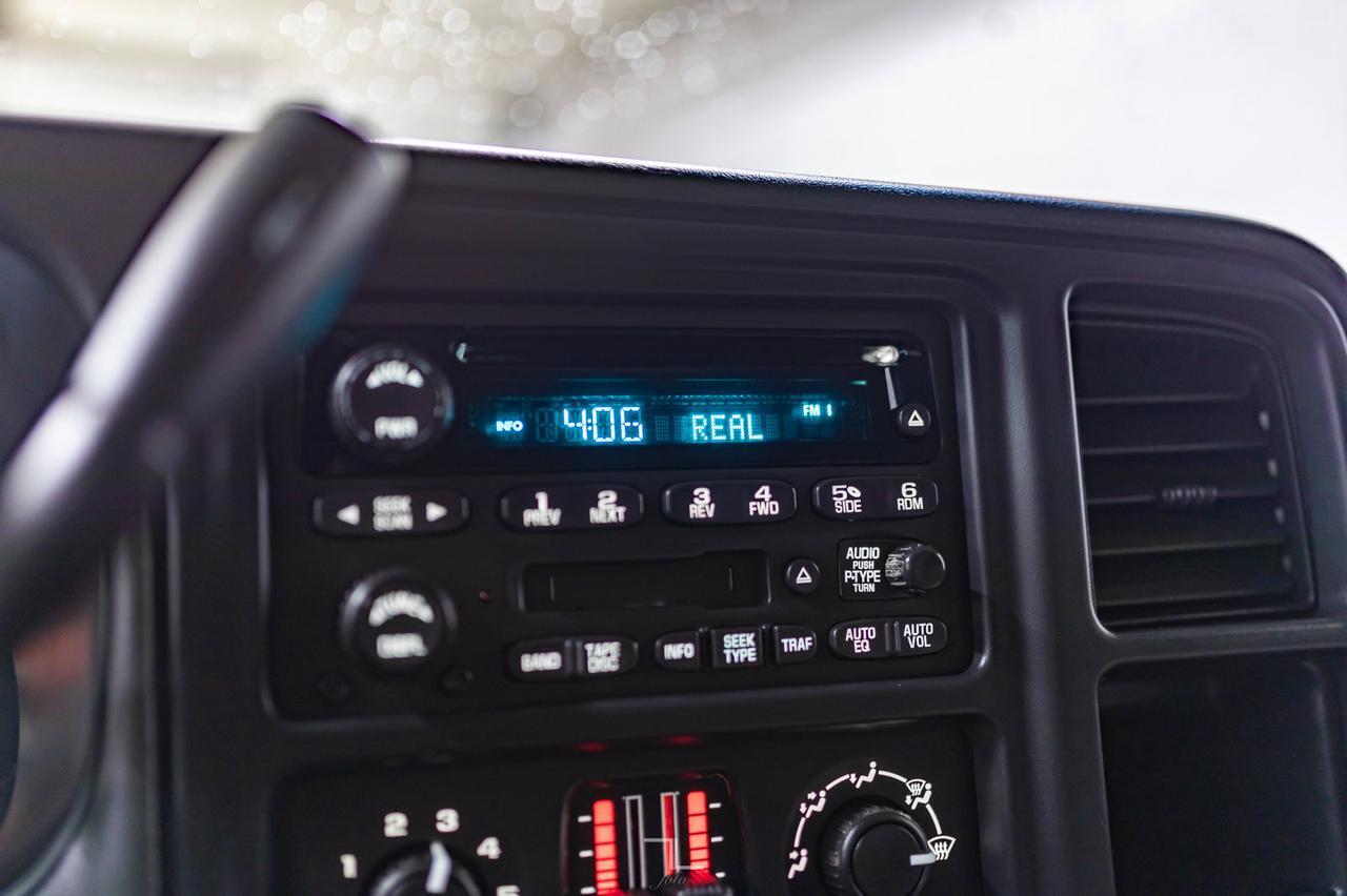 2004 GMC Yukon XL 2500 4x4 SLE Third Row Seating Red Deer AB