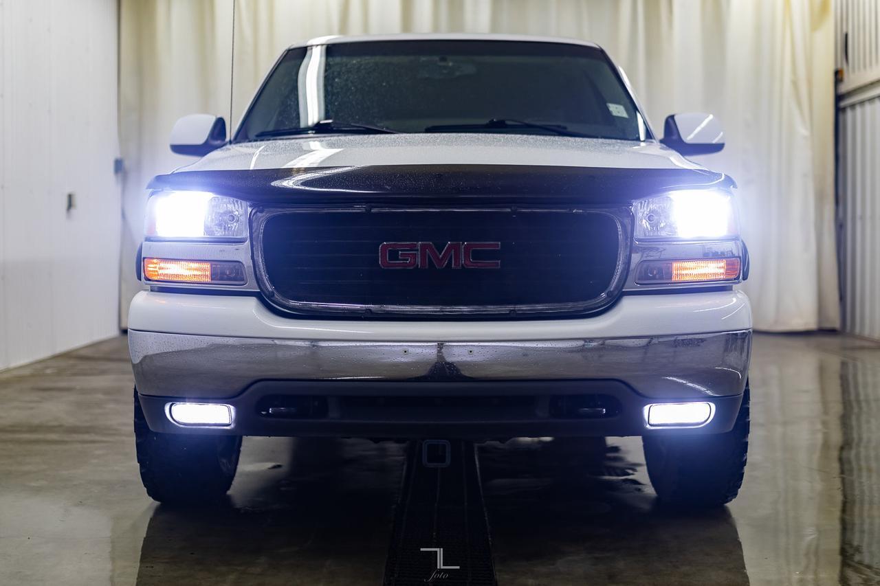 2004 GMC Yukon XL 2500 4x4 SLE Third Row Seating Red Deer AB
