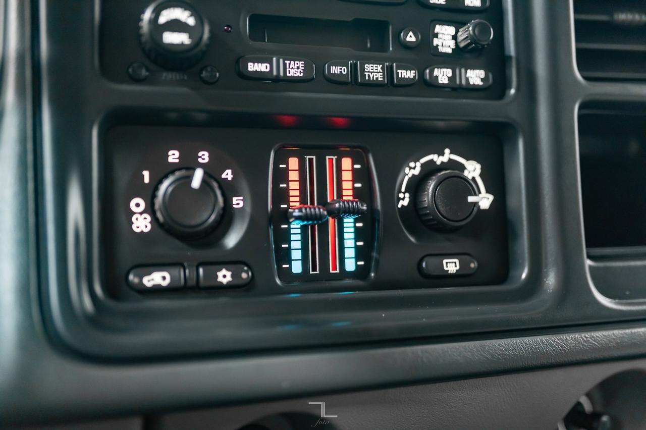 2004 GMC Yukon XL 2500 4x4 SLE Third Row Seating Red Deer AB