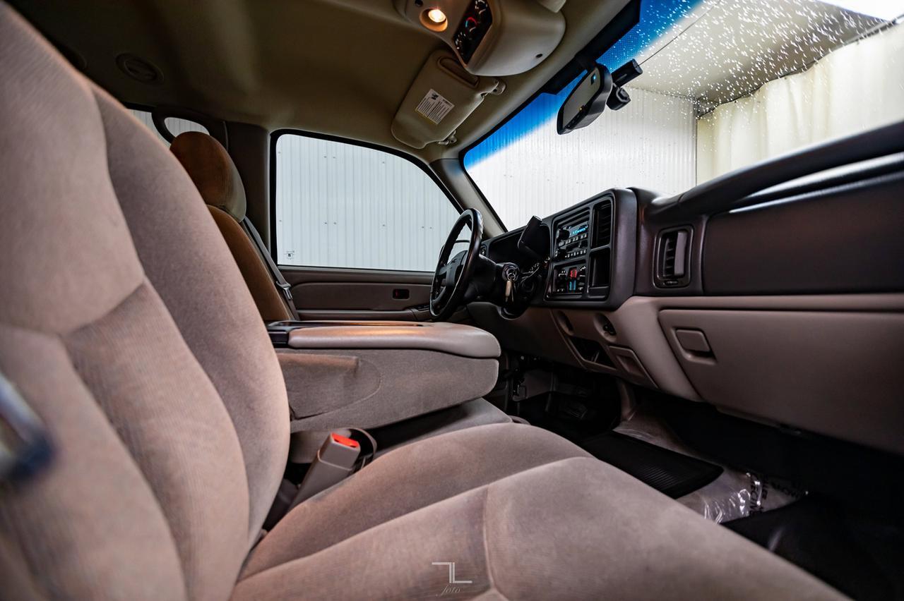 2004 GMC Yukon XL 2500 4x4 SLE Third Row Seating Red Deer AB