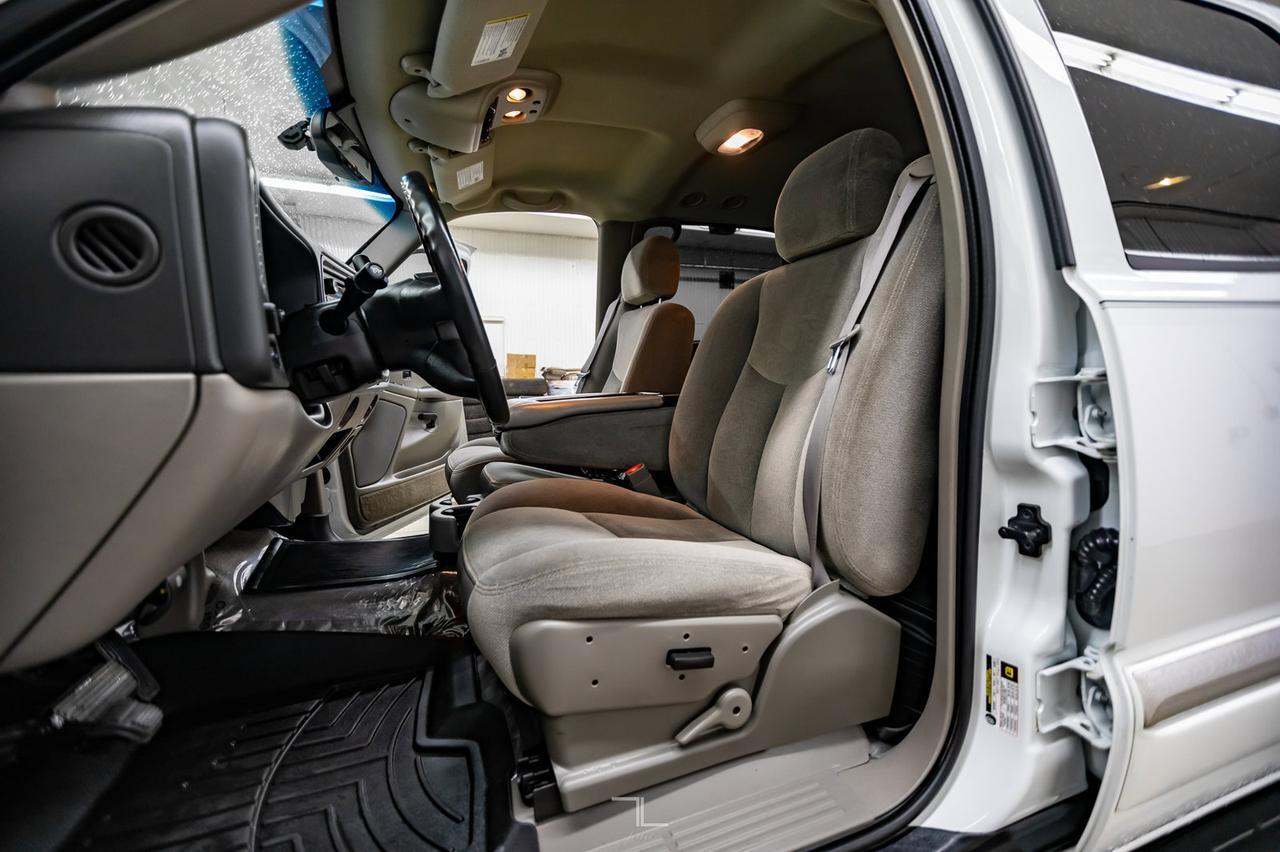 2004 GMC Yukon XL 2500 4x4 SLE Third Row Seating Red Deer AB