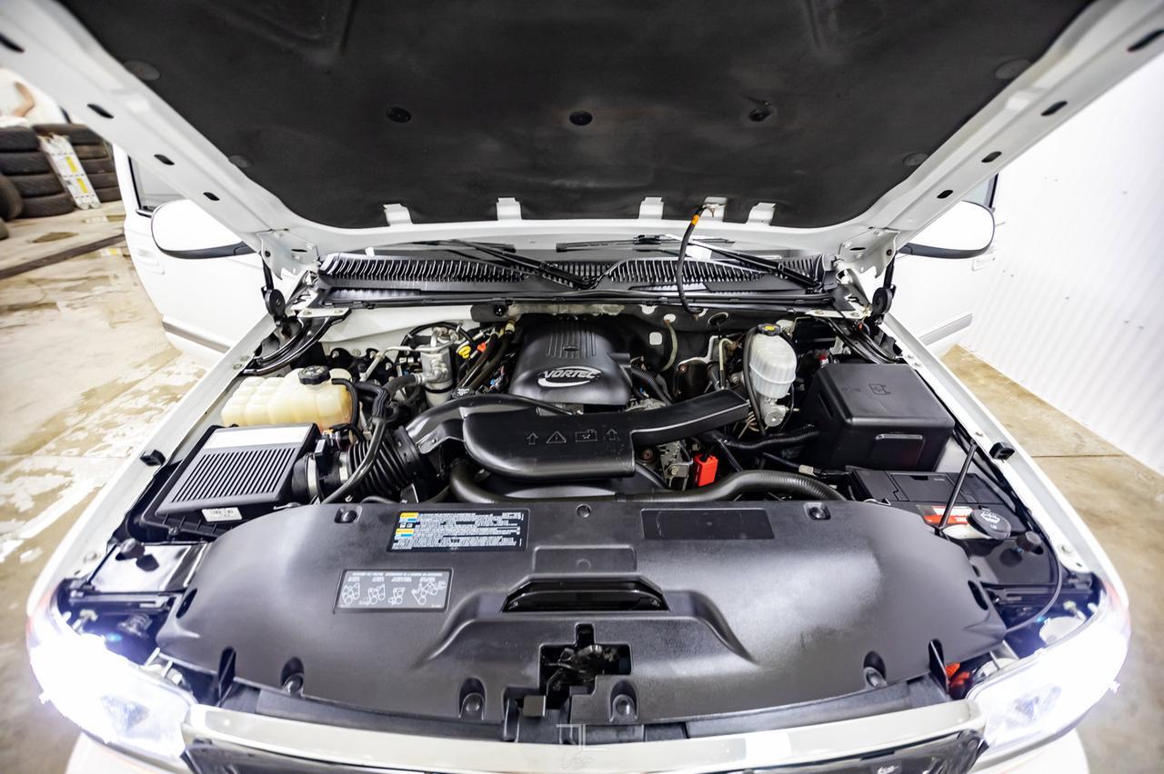 2004 GMC Yukon XL 2500 4x4 SLE Third Row Seating Red Deer AB