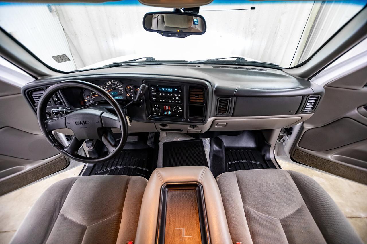 2004 GMC Yukon XL 2500 4x4 SLE Third Row Seating Red Deer AB