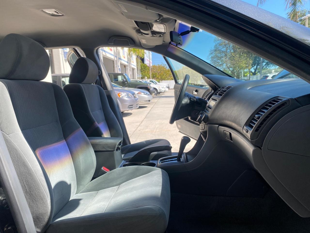 2004 Honda Accord Sdn LX LOW MILES 68,079 Pompano Beach FL