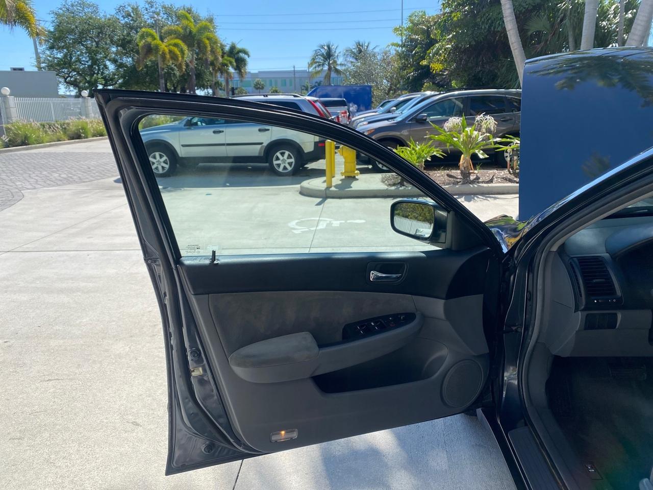 2004 Honda Accord Sdn LX LOW MILES 68,079 Pompano Beach FL