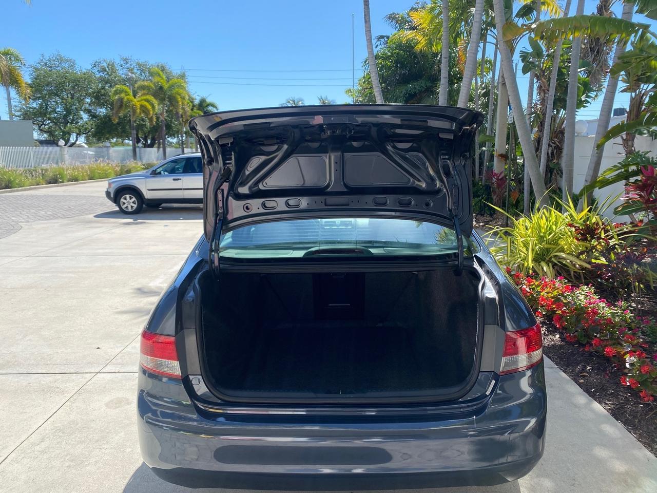 2004 Honda Accord Sdn LX LOW MILES 68,079 Pompano Beach FL