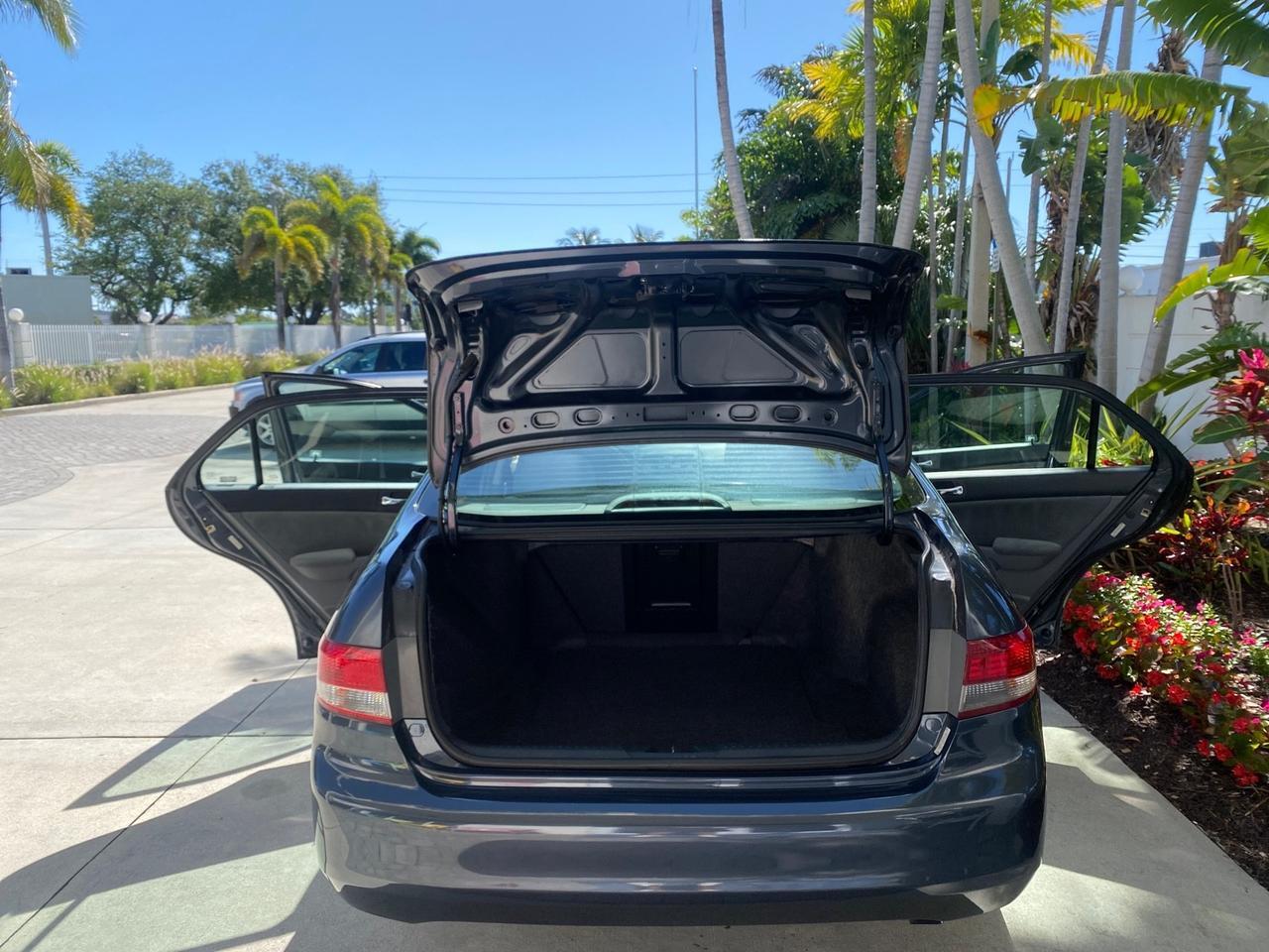 2004 Honda Accord Sdn LX LOW MILES 68,079 Pompano Beach FL