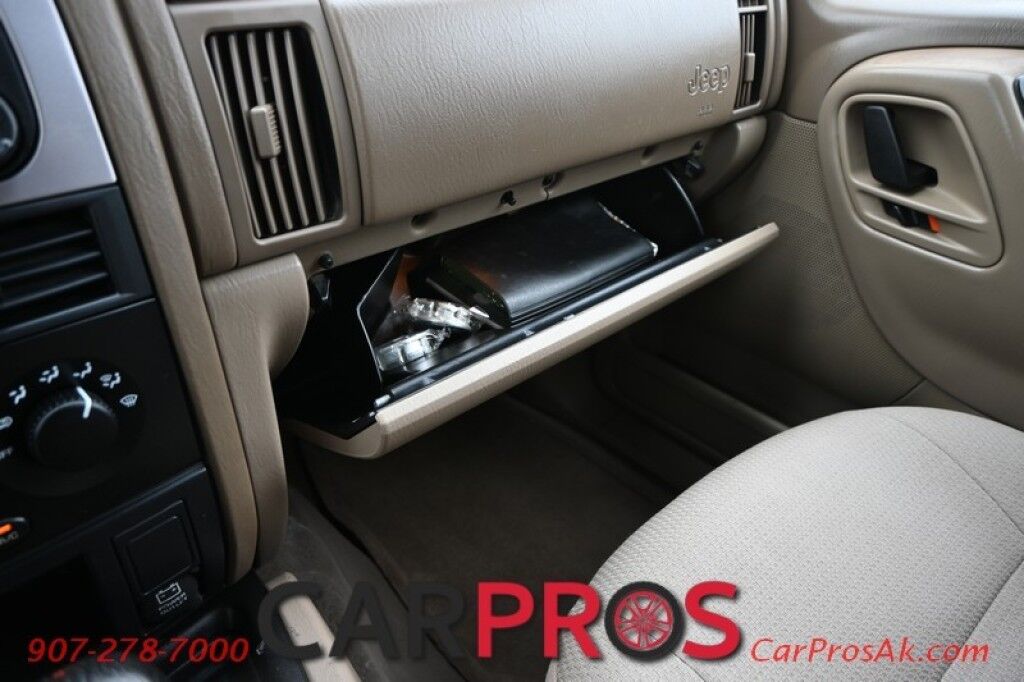 2004 Jeep Grand Cherokee Laredo - 4X4 - Power Driver Seat - Cruise Control - AM/FM & CD - Power Windows & Locks - Tow PKG Anchorage AK