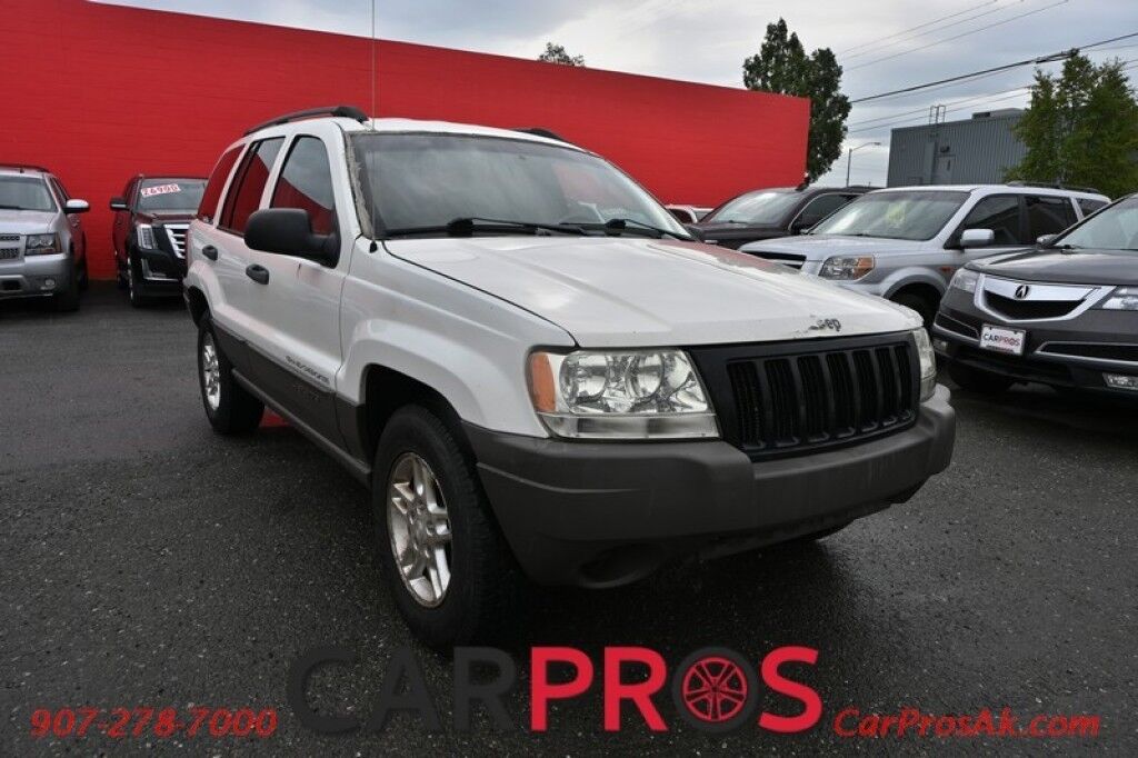 2004 Jeep Grand Cherokee Laredo - 4X4 - Power Driver Seat - Cruise Control - AM/FM & CD - Power Windows & Locks - Tow PKG