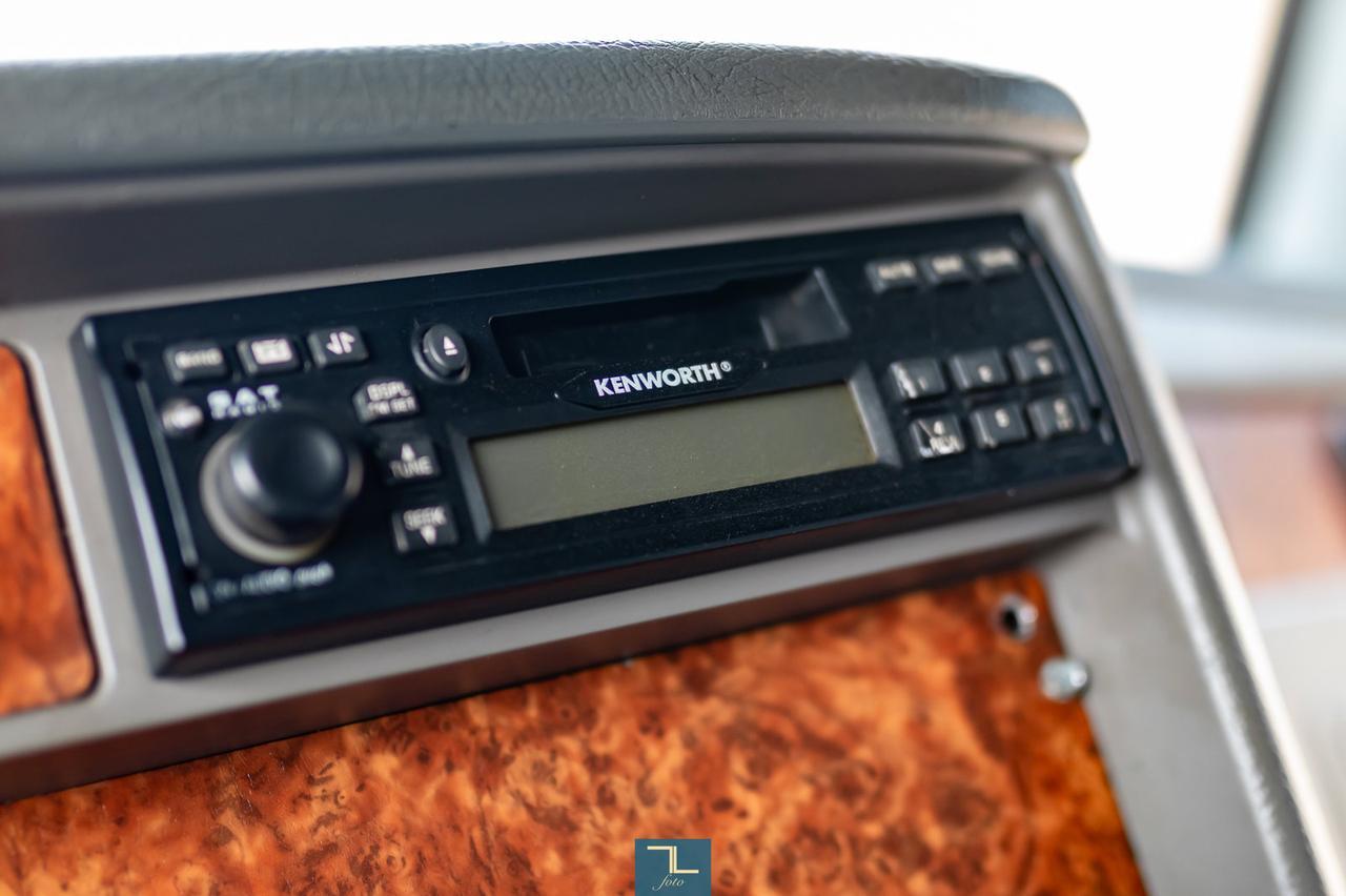 2004 Kenworth T-300 Reg Cab & Chassis Red Deer AB