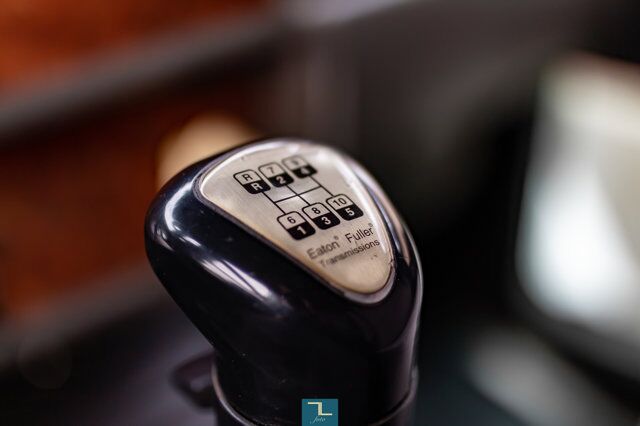 2004 Kenworth T-300 Reg Cab & Chassis Red Deer AB