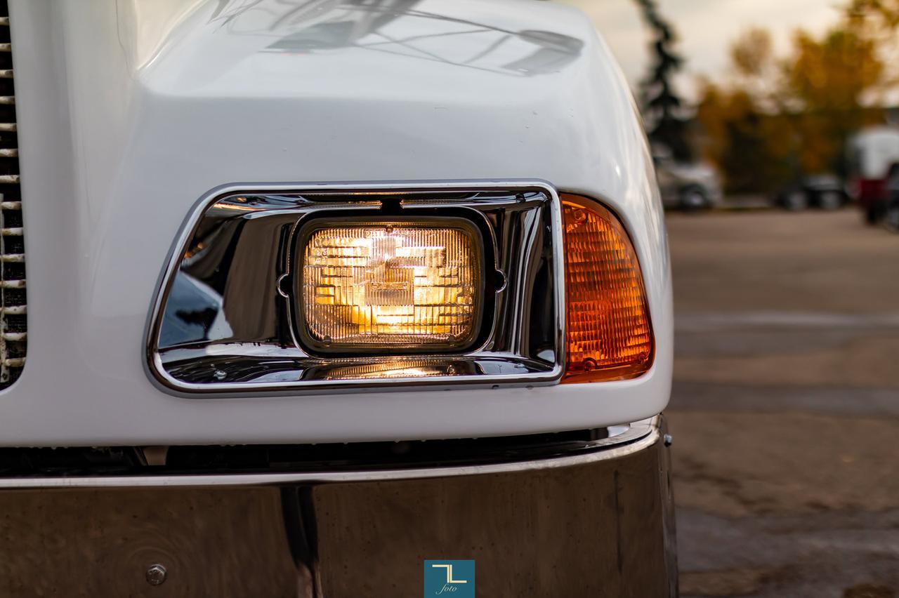 2004 Kenworth T-300 Reg Cab & Chassis Red Deer AB