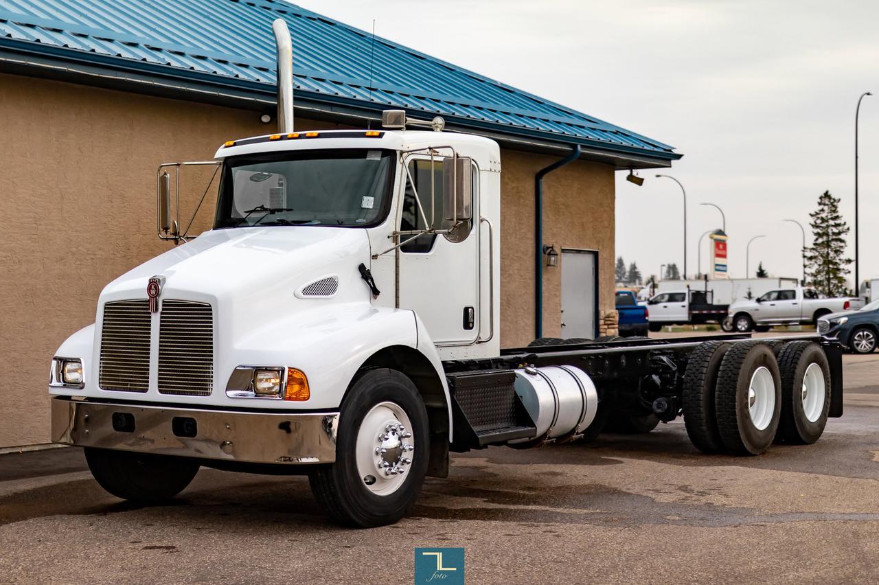 2004 Kenworth T-300 Reg Cab & Chassis Red Deer AB