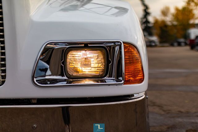 2004 Kenworth T-300 Reg Cab & Chassis Red Deer AB