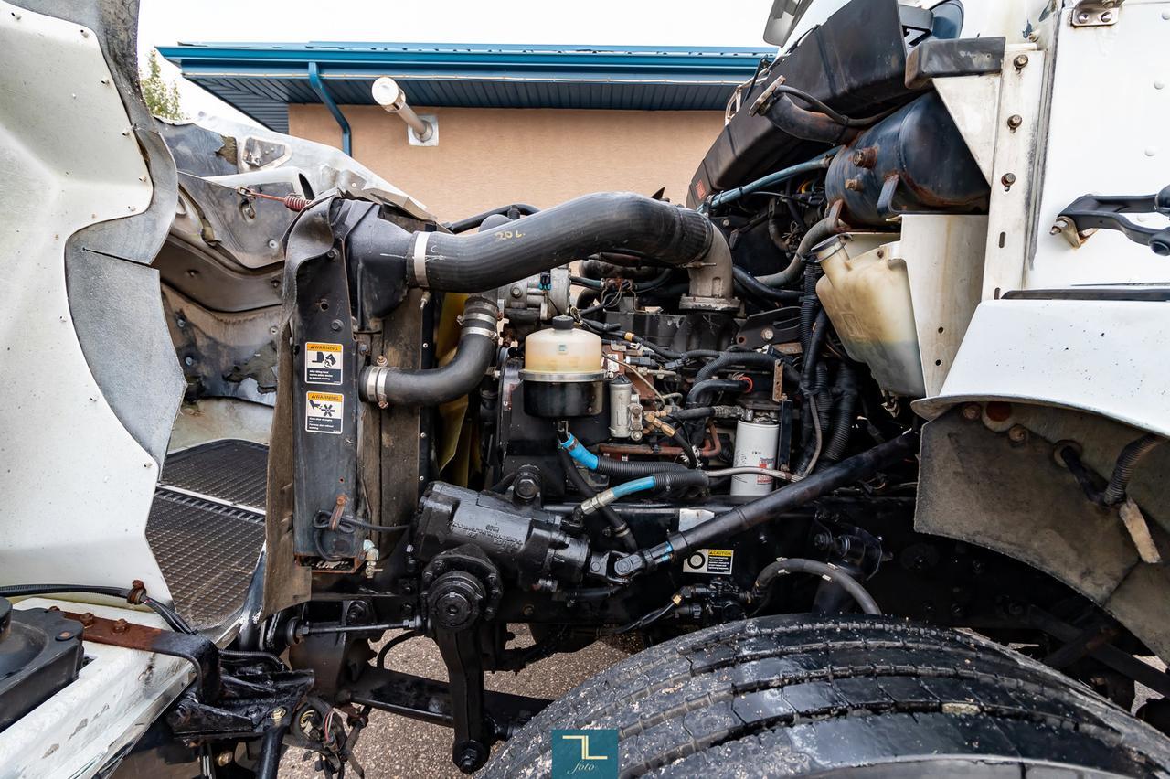 2004 Kenworth T-300 Reg Cab & Chassis Red Deer AB