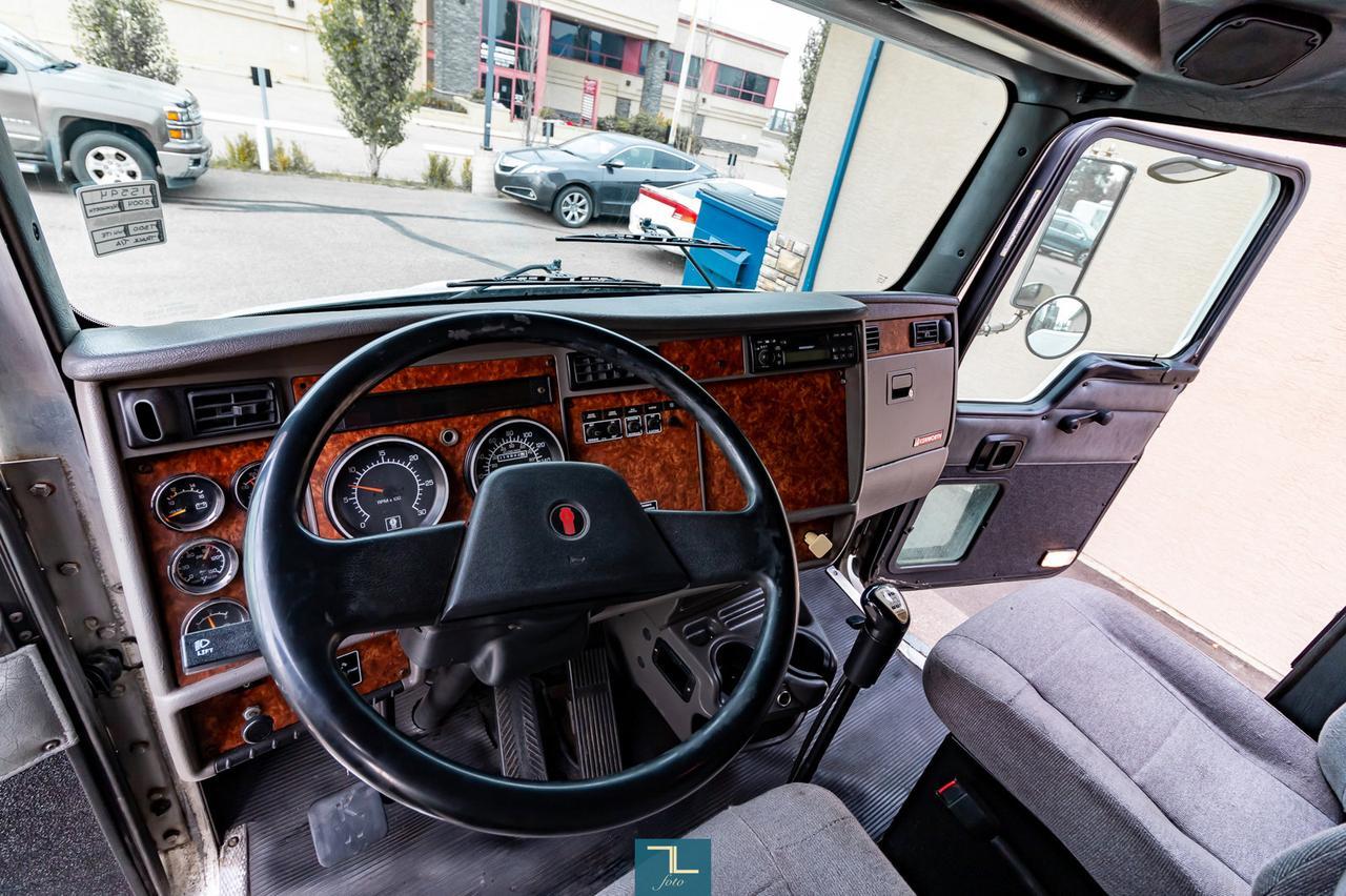 2004 Kenworth T-300 Reg Cab & Chassis Red Deer AB