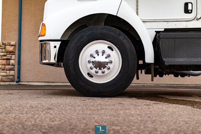 2004 Kenworth T-300 Reg Cab & Chassis Red Deer AB