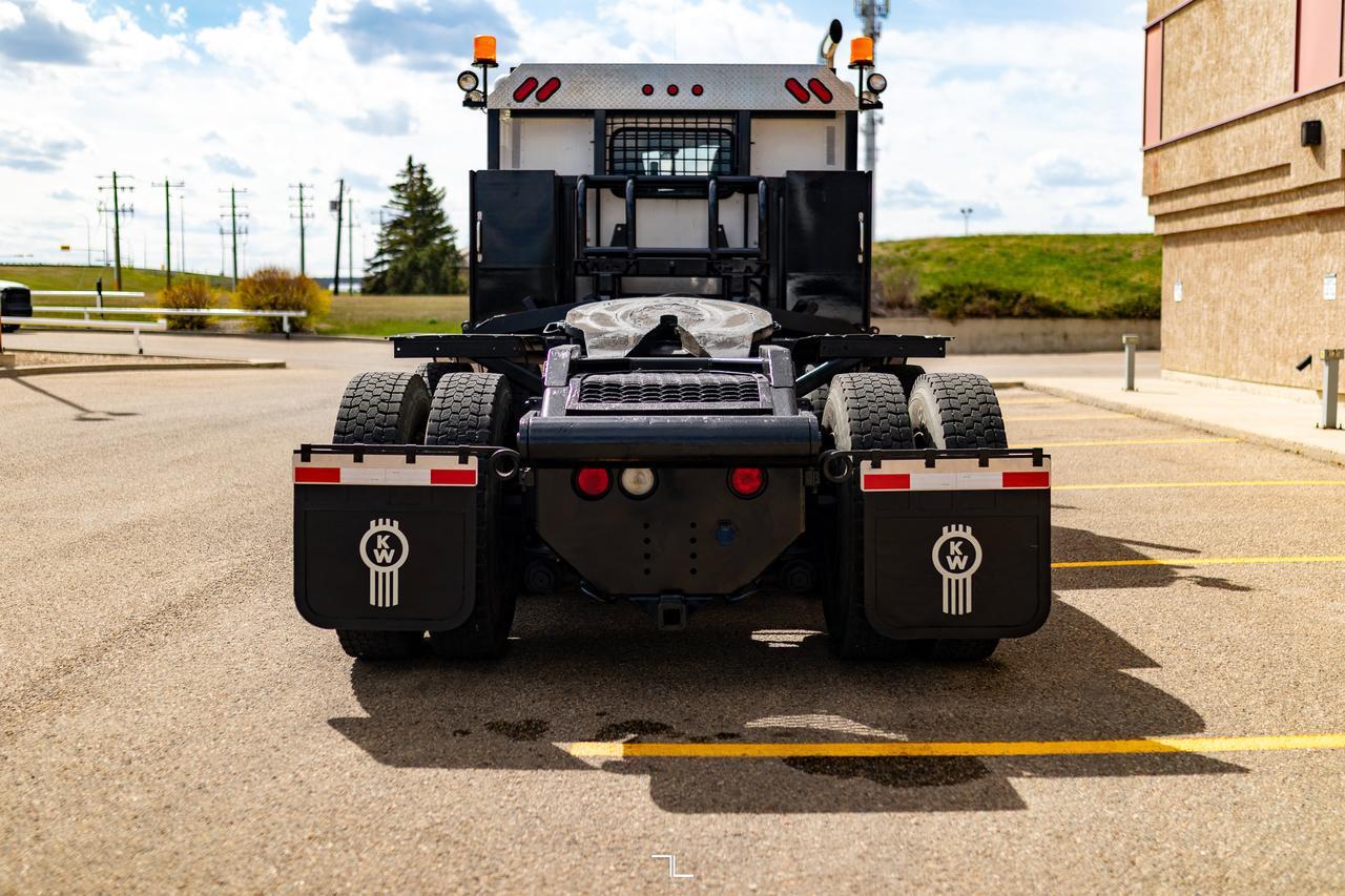 2004 Kenworth T800B Sleeper Winch Truck Heavy Spec Diesel Red Deer AB