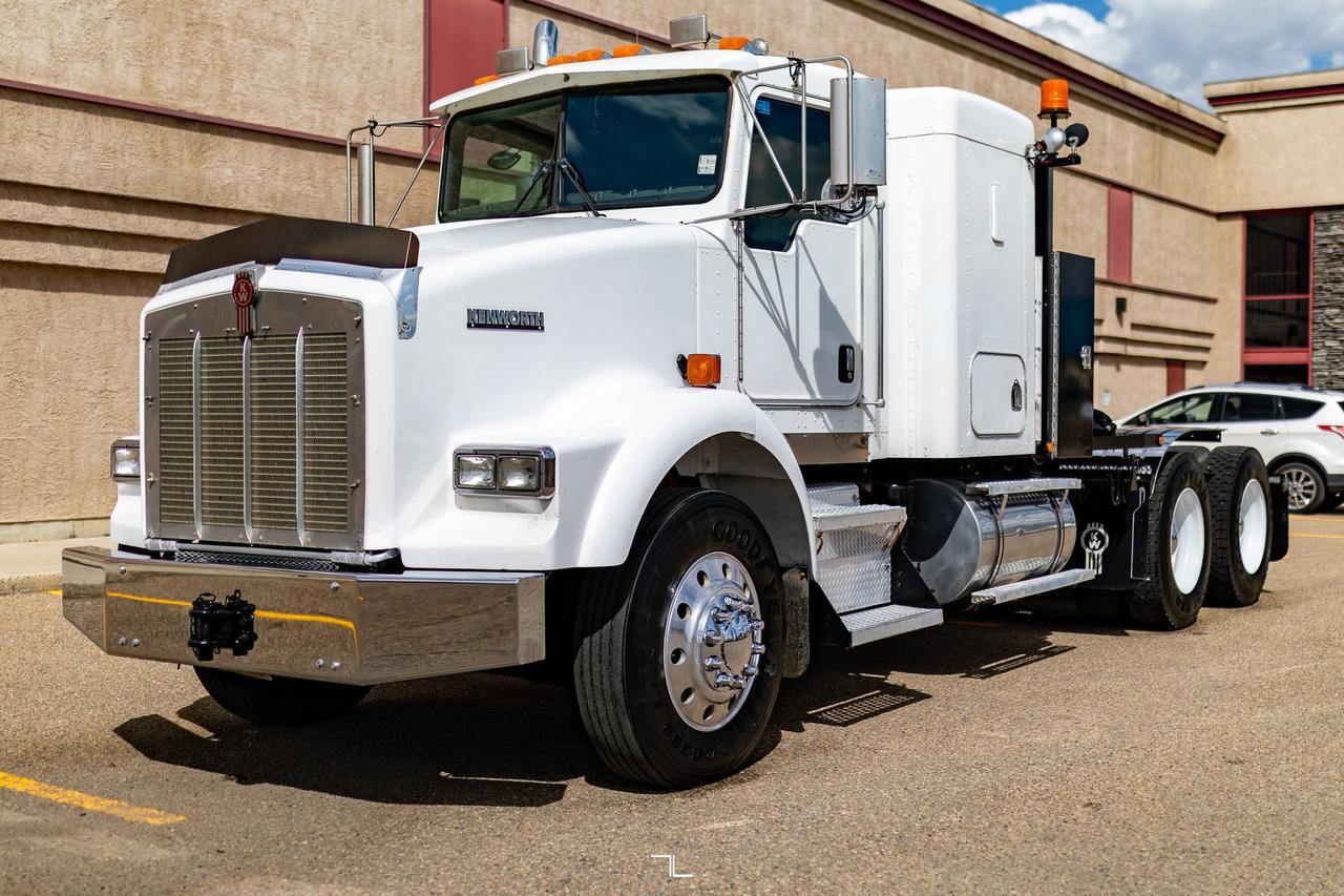 2004 Kenworth T800B Sleeper Winch Truck Heavy Spec Diesel Red Deer AB