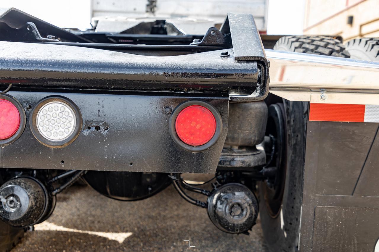 2004 Kenworth W900 Tractor Sleeper Heavy Spec Red Deer AB