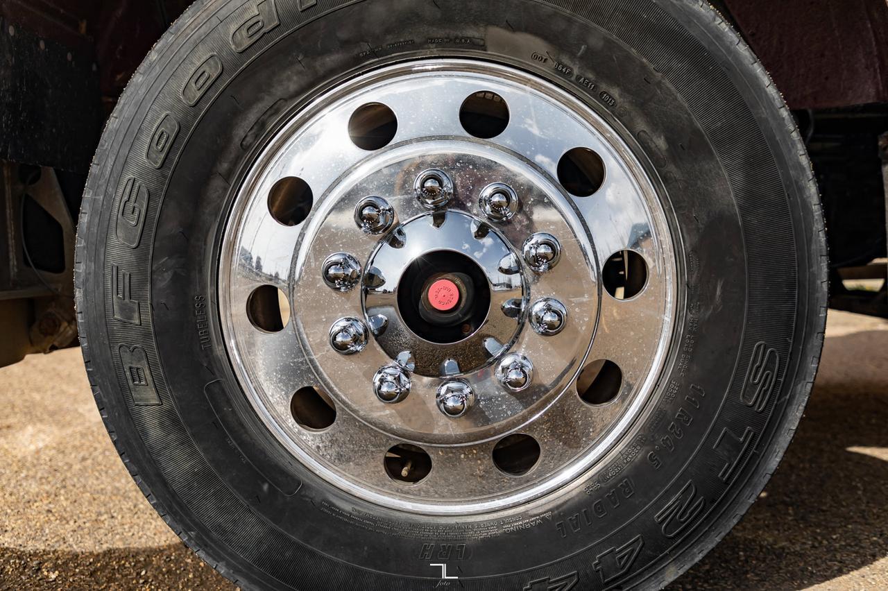 2004 Kenworth W900 Tractor Sleeper Heavy Spec Red Deer AB