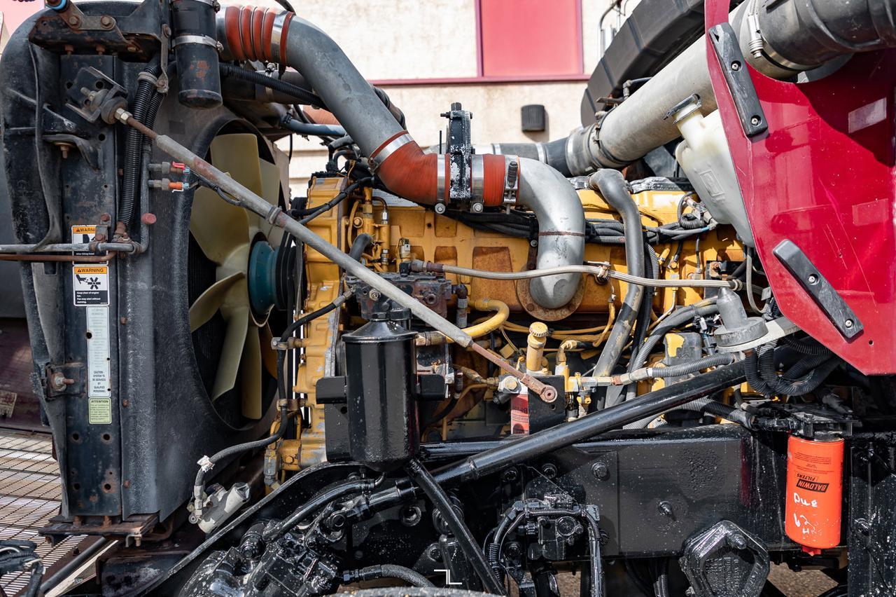 2004 Kenworth W900 Tractor Sleeper Heavy Spec Red Deer AB