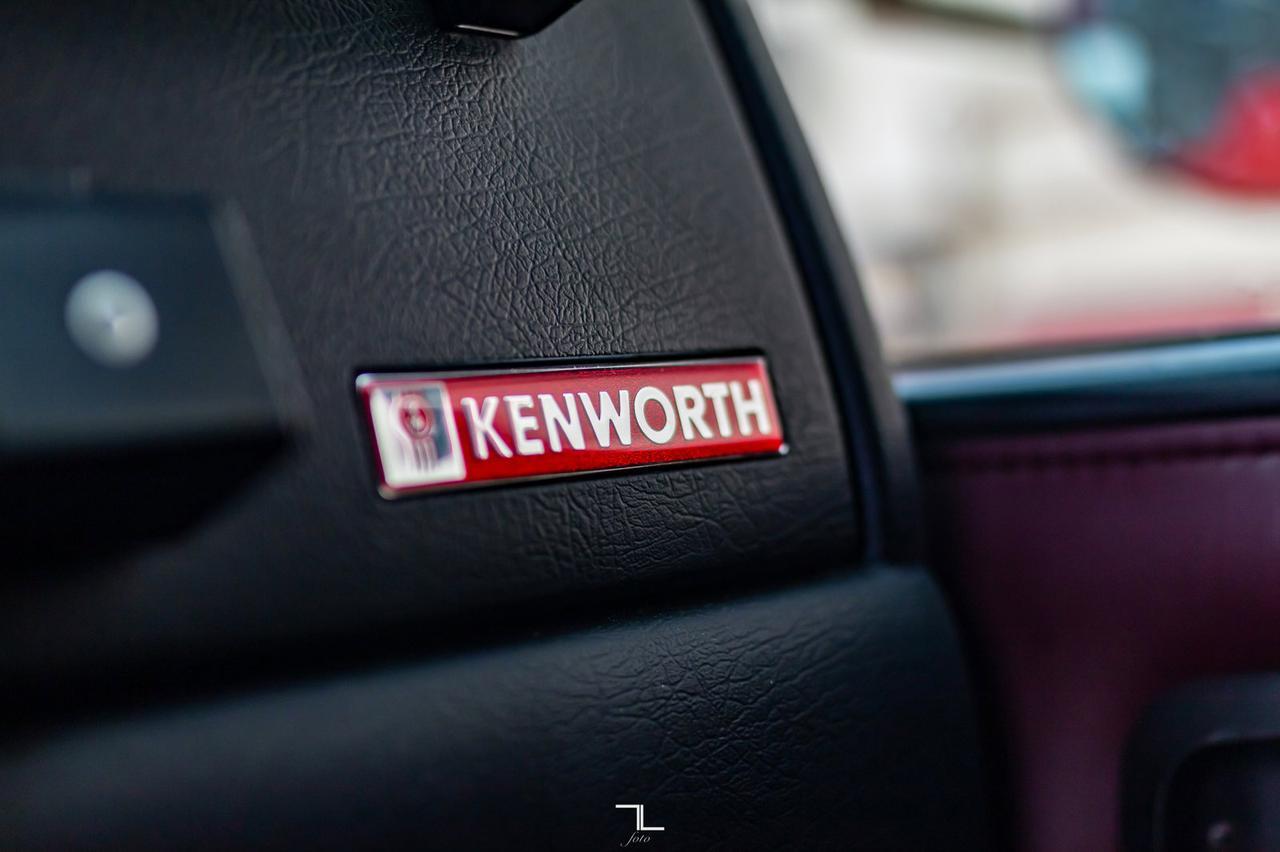 2004 Kenworth W900L Tractor Sleeper Red Deer AB