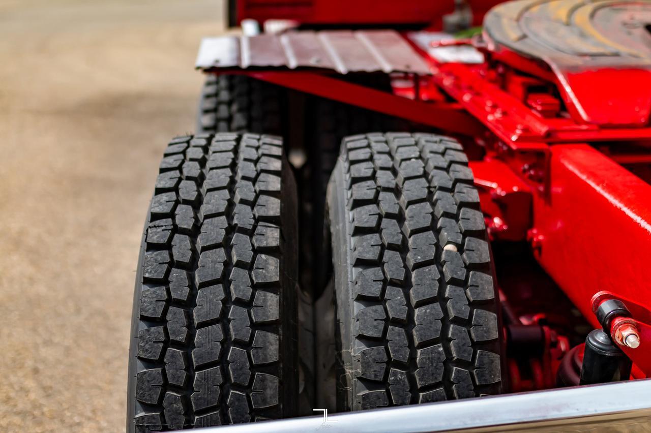 2004 Kenworth W900L Tractor Sleeper Red Deer AB