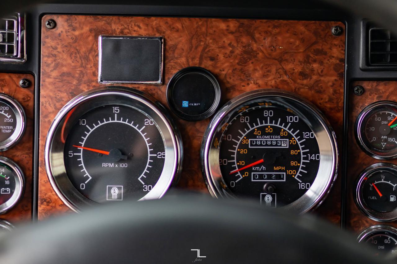 2004 Kenworth W900L Tractor Sleeper Red Deer AB