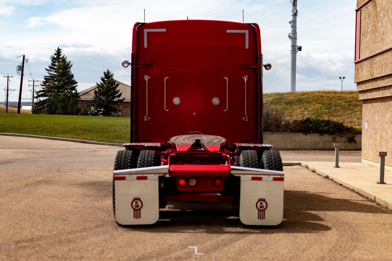 2004 Kenworth W900L Tractor Sleeper Red Deer AB