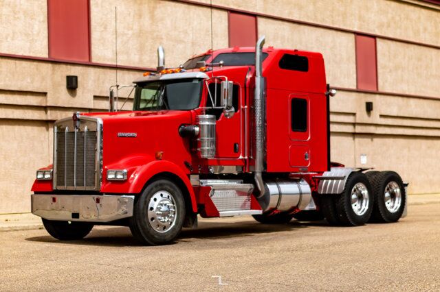 2004 Kenworth W900L Tractor Sleeper Red Deer AB