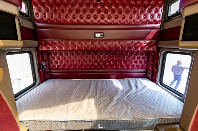 2004 Kenworth W900L Tractor Sleeper Red Deer AB