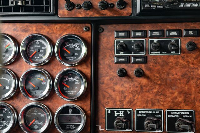 2004 Kenworth W900L Tractor Sleeper Red Deer AB