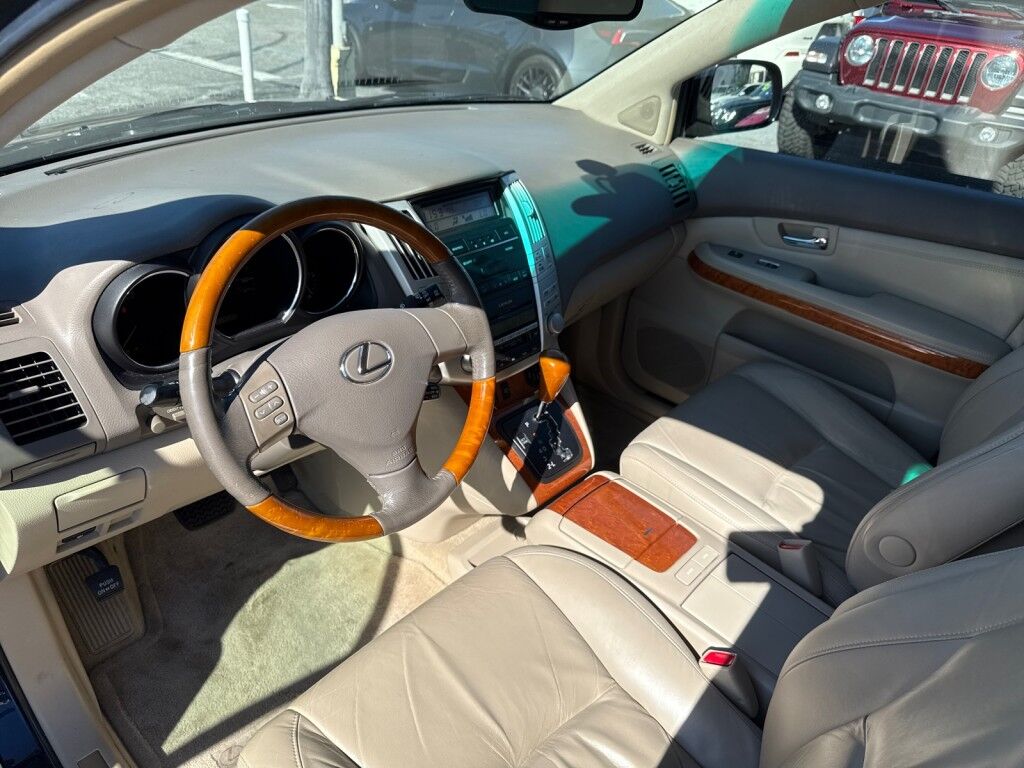 2004 Lexus RX 330 CLEAN CARFAX~ONE OF A KIND~WELL MAINTAINED~ONLINE FINANCE AND SHIPPING AVAILABLE!!!